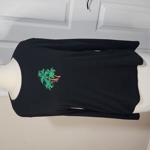 Women's XL long-sleeved top. *830.27